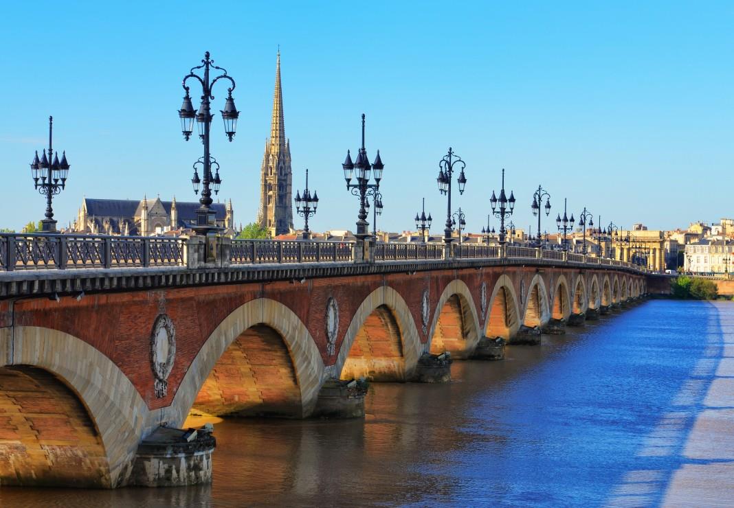Bluebird Pont de Pierre, Bordeaux Jigsaw Puzzle (1000 Pieces)
