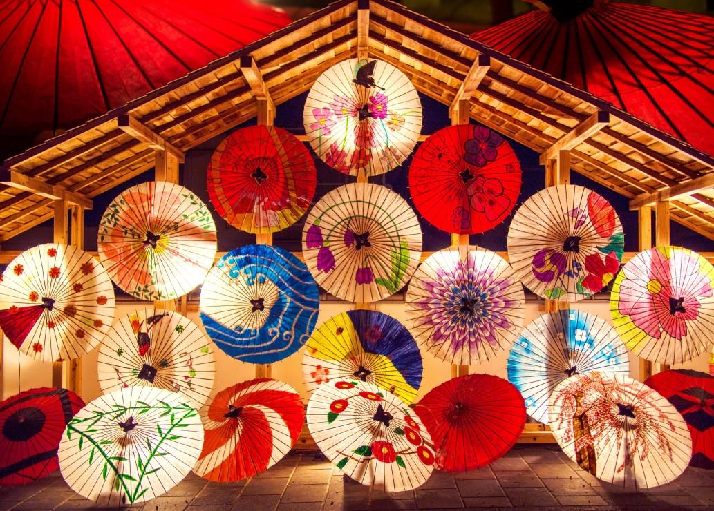 Bluebird Japanese Umbrellas Jigsaw Puzzle (500 Pieces)